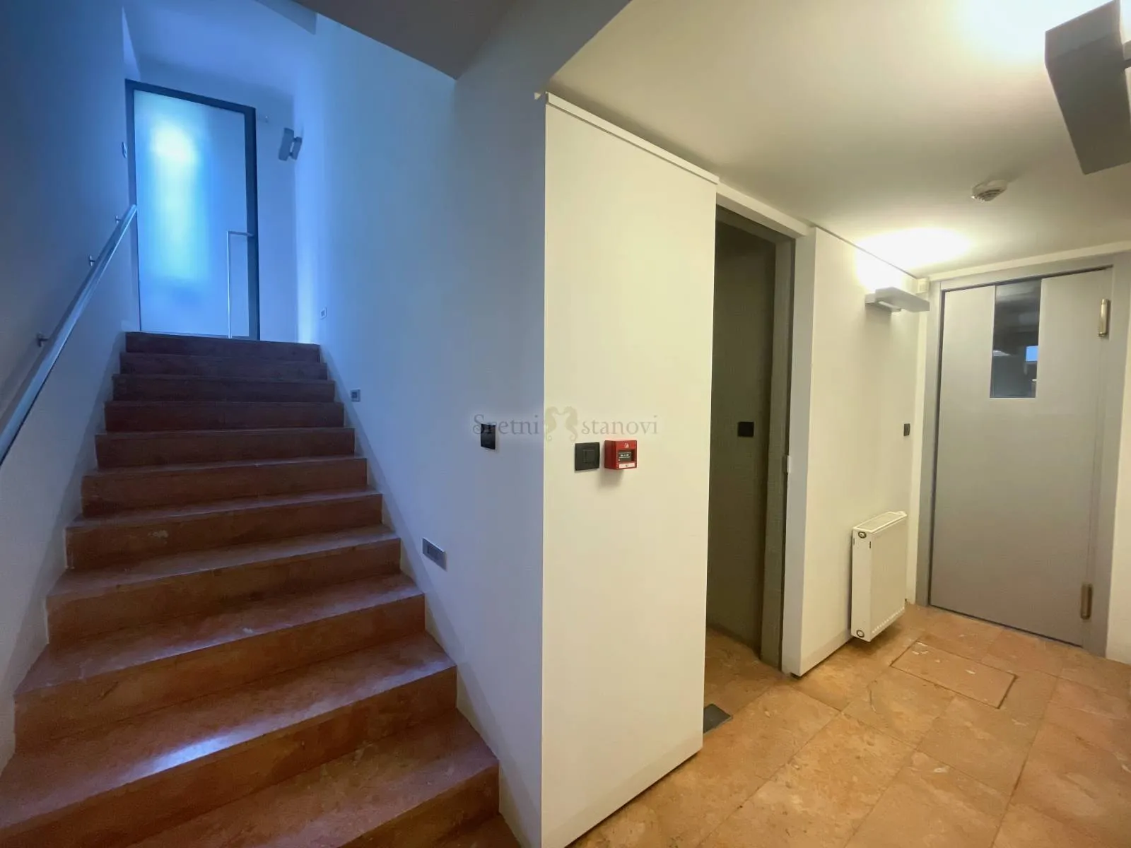 stambeno-poslovna zgrada zagreb centar, ribnjak, top lokacija - slika 43