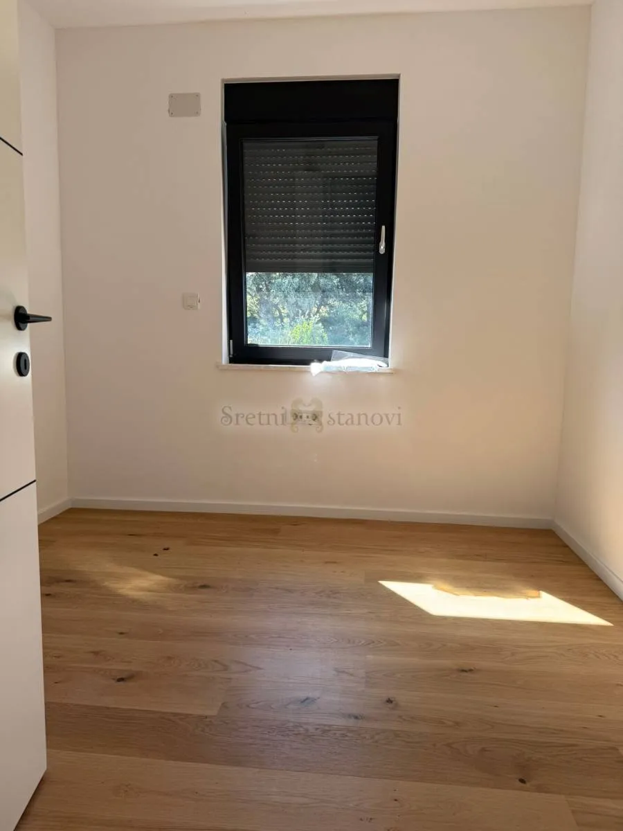 stan jakišnica, 2s + db, okućnica - slika 5