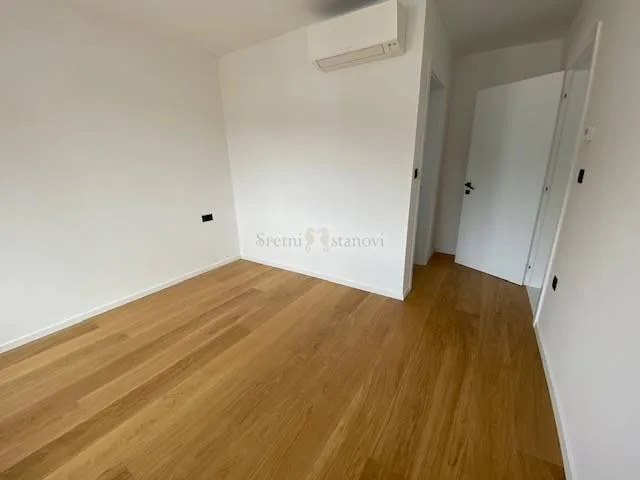 kuća, pobri,171 m2, bazen, tri parkirna mjesta - slika 13