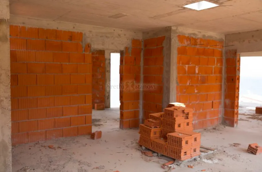 kuća čiovo, arbanija 360 m2 - slika 15