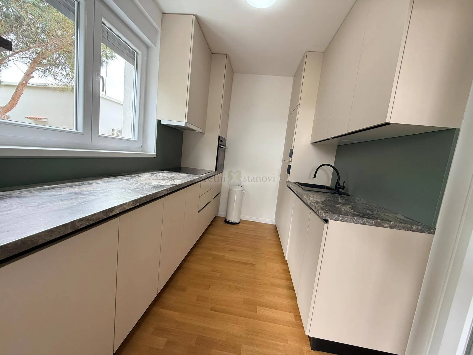 apartman novalja, 2s+db, 2. kat, bazen, top lokacija - slika 6