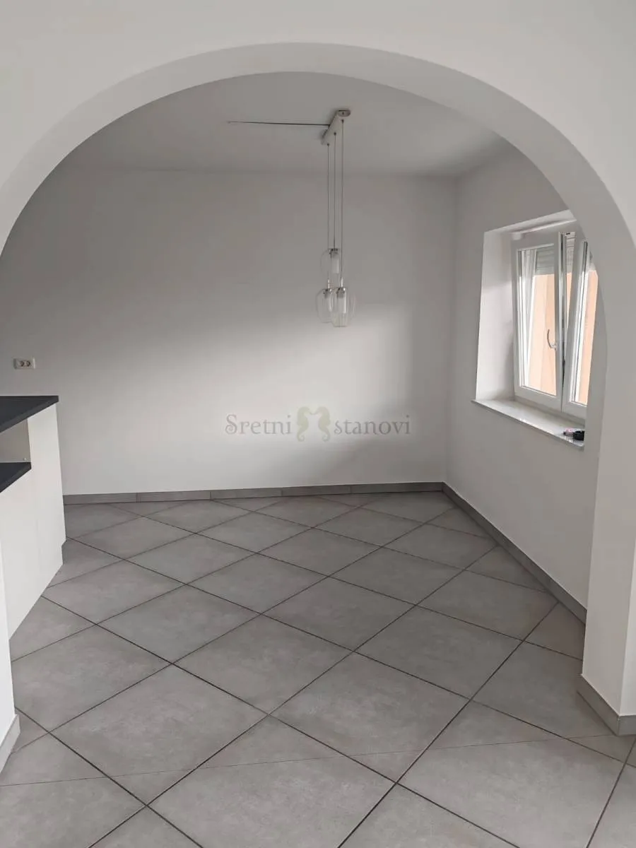 srdoči,100 m2, prazan stan, najam, novogradnja, s parkingom - slika 4