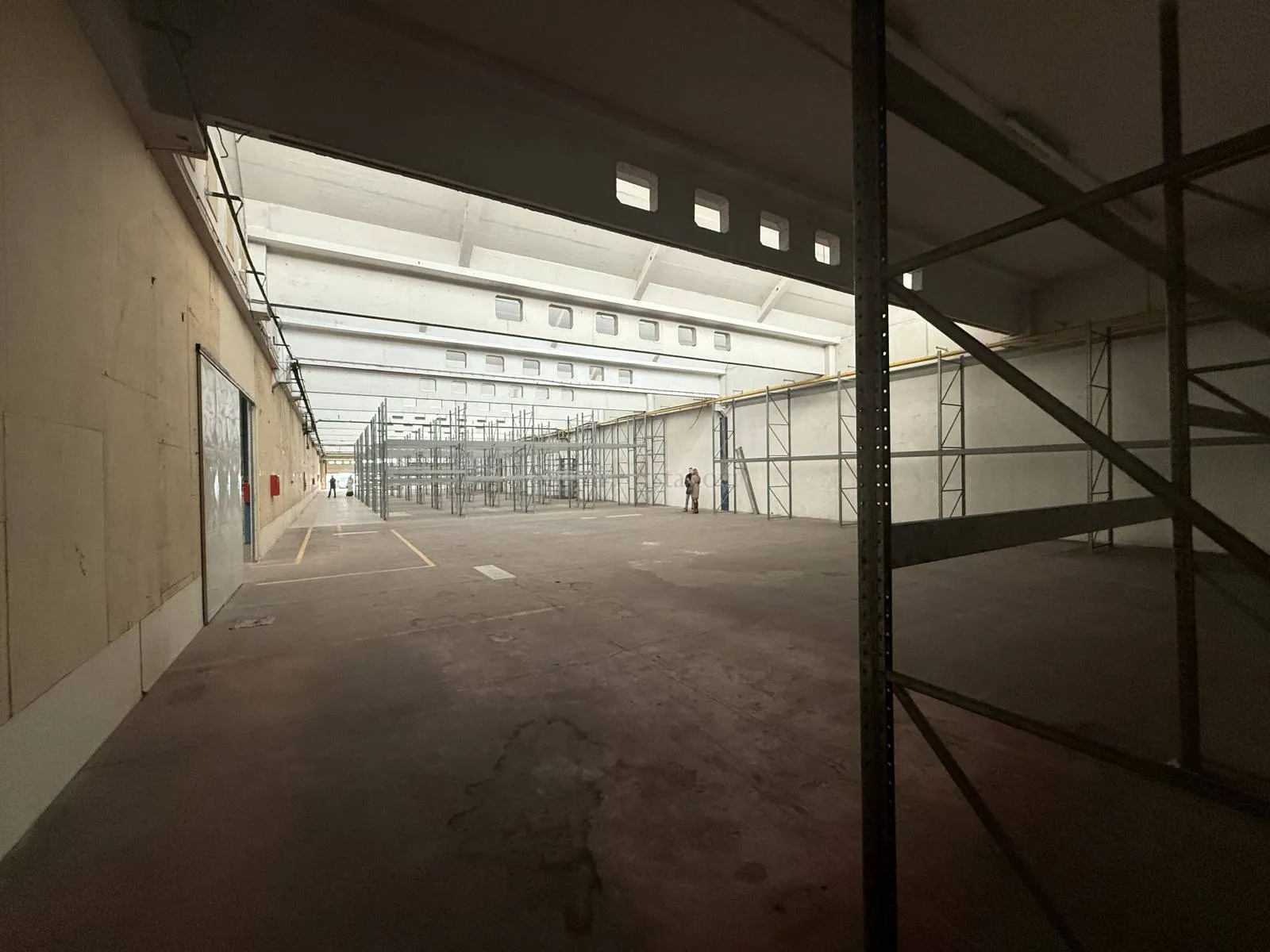 iznajmljuje se skladište – 1.700 m² – trnje - slika 9