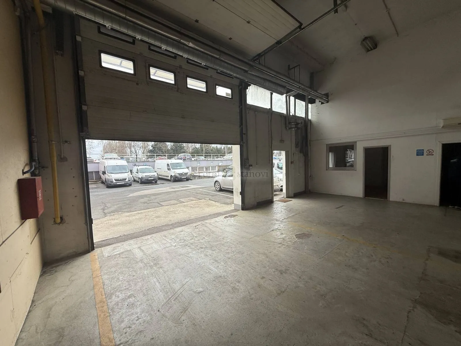 iznajmljuje se skladište – 1.700 m² – trnje - slika 2