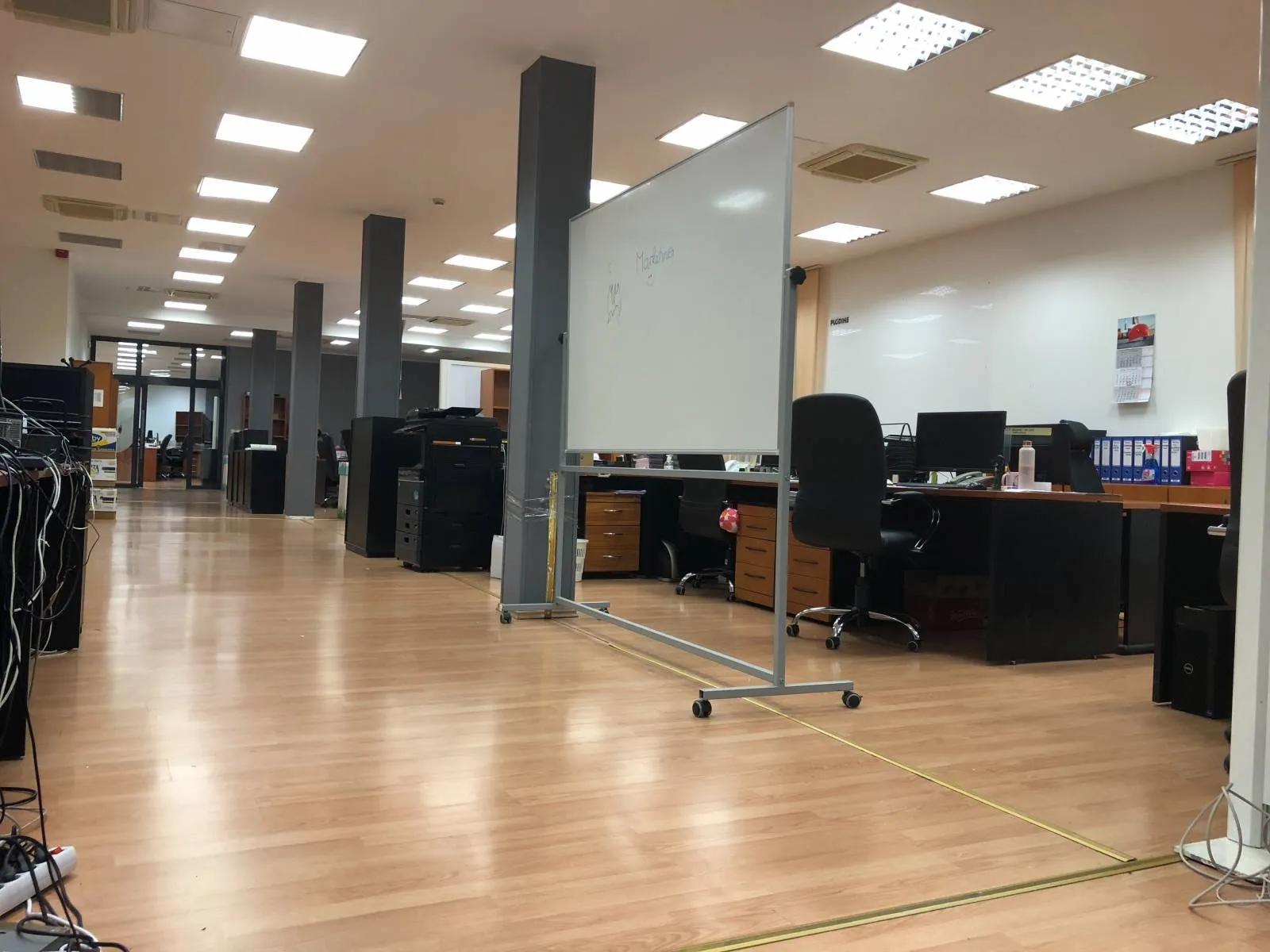 RIJEKA, Centar, uredski prostor u poslovnoj zgradi 1070m2