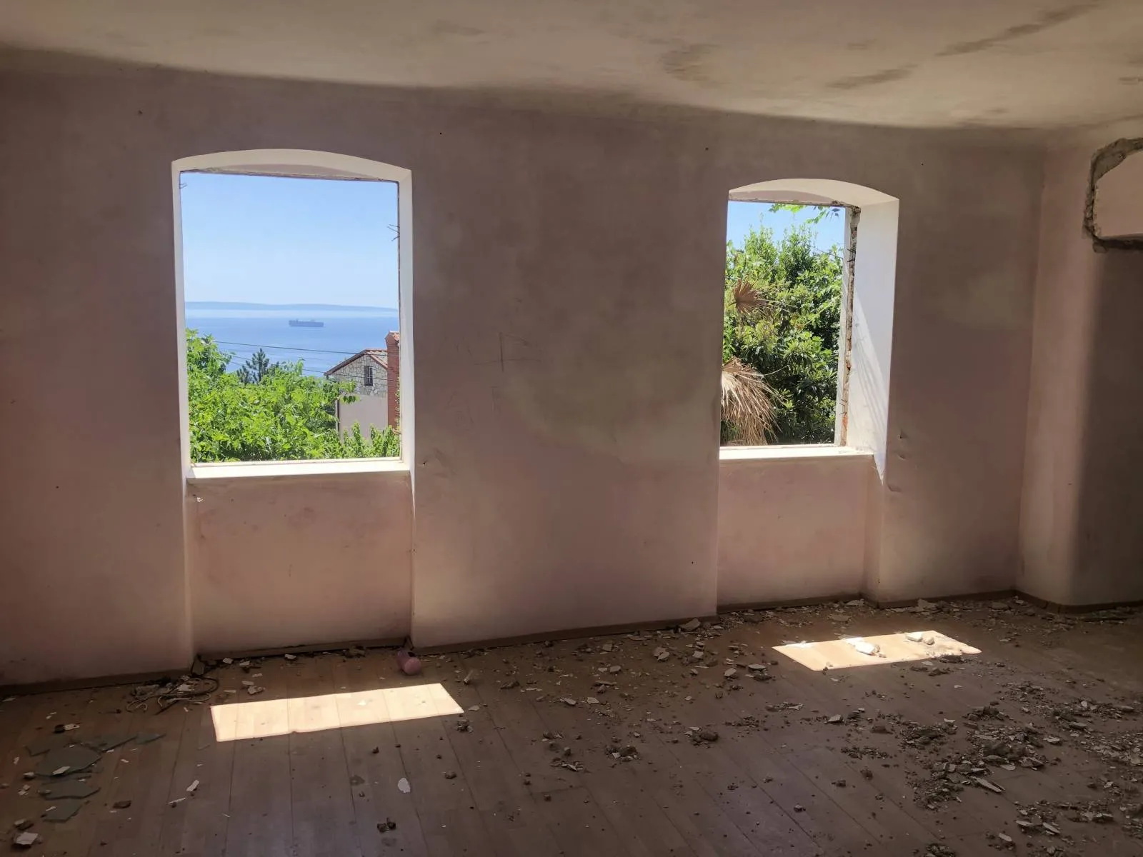 pobri, starina na parceli od 700m2 pogled na more - slika 4