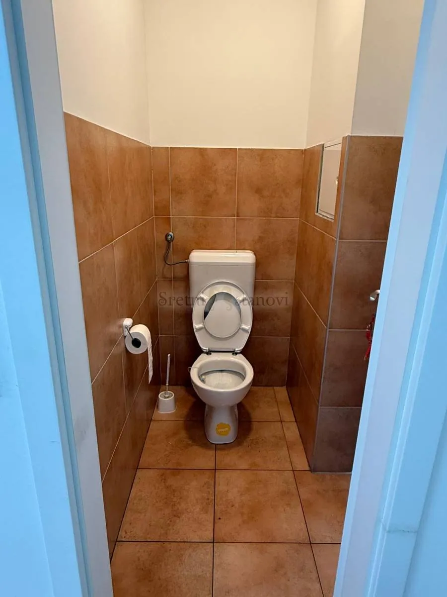 iznajmljuje se skladište – 1.700 m² – trnje - slika 21
