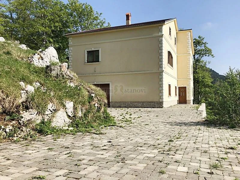 kuća, učka, pogled na more i zaljev, okružena šumom - slika 32