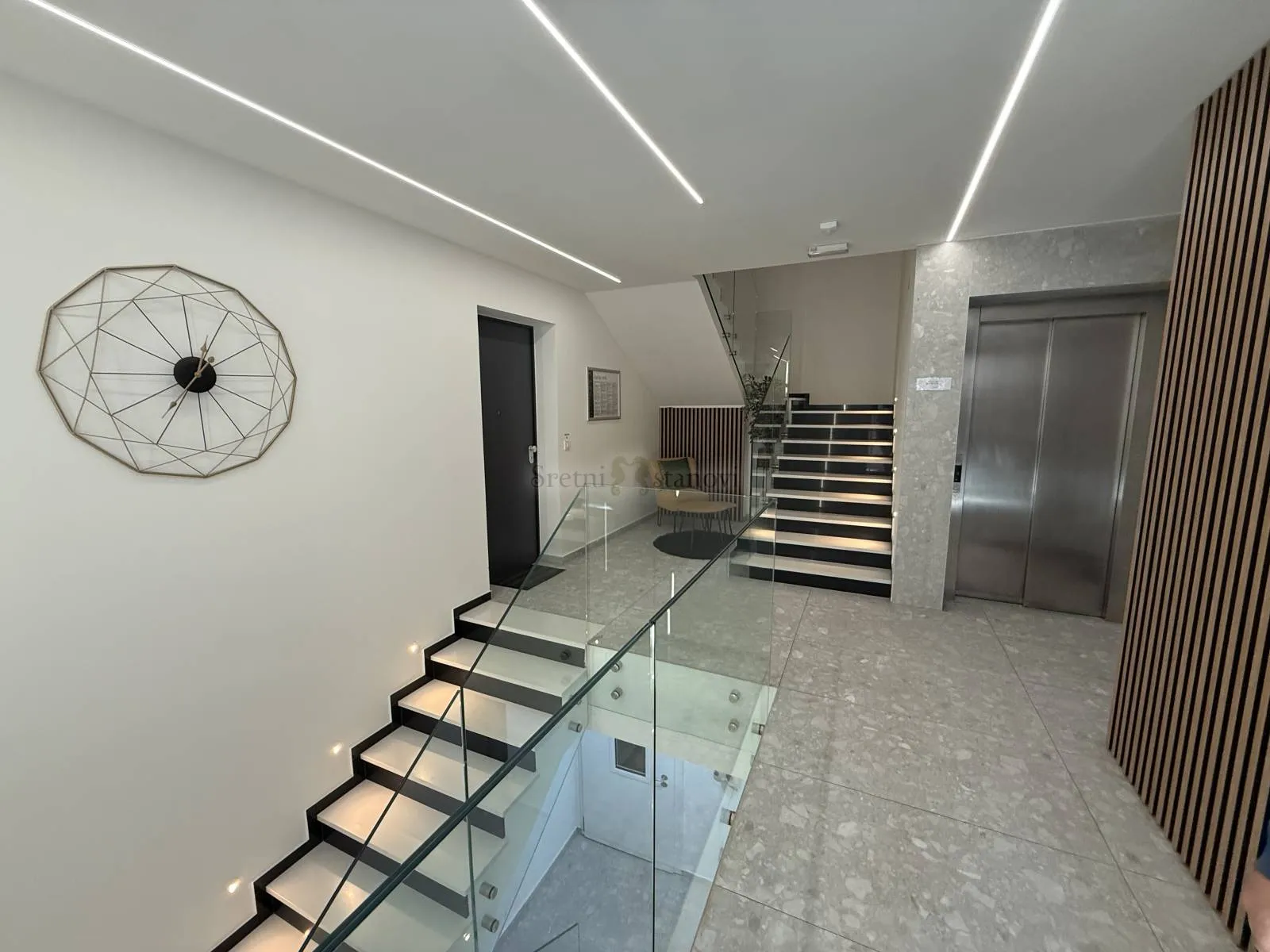 luksuzni penthouse u centru zagreba (najam) - slika 15