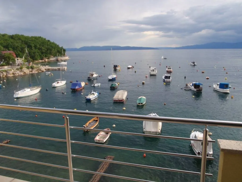 kostrena, stan na plaži , 60m2 +8 m2 terase - slika 9