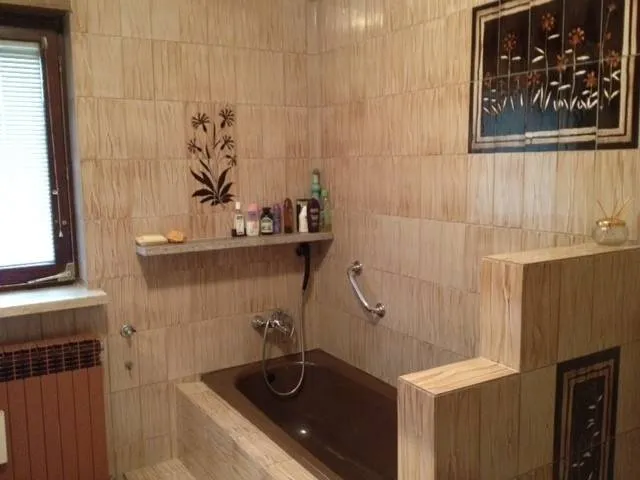 prekrasna vila na banderovu, 400m2 +okućnica - slika 7