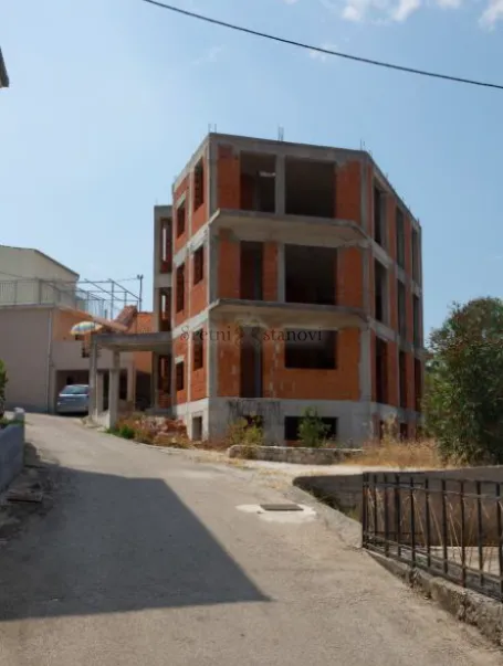 kuća čiovo, arbanija 360 m2 - slika 9
