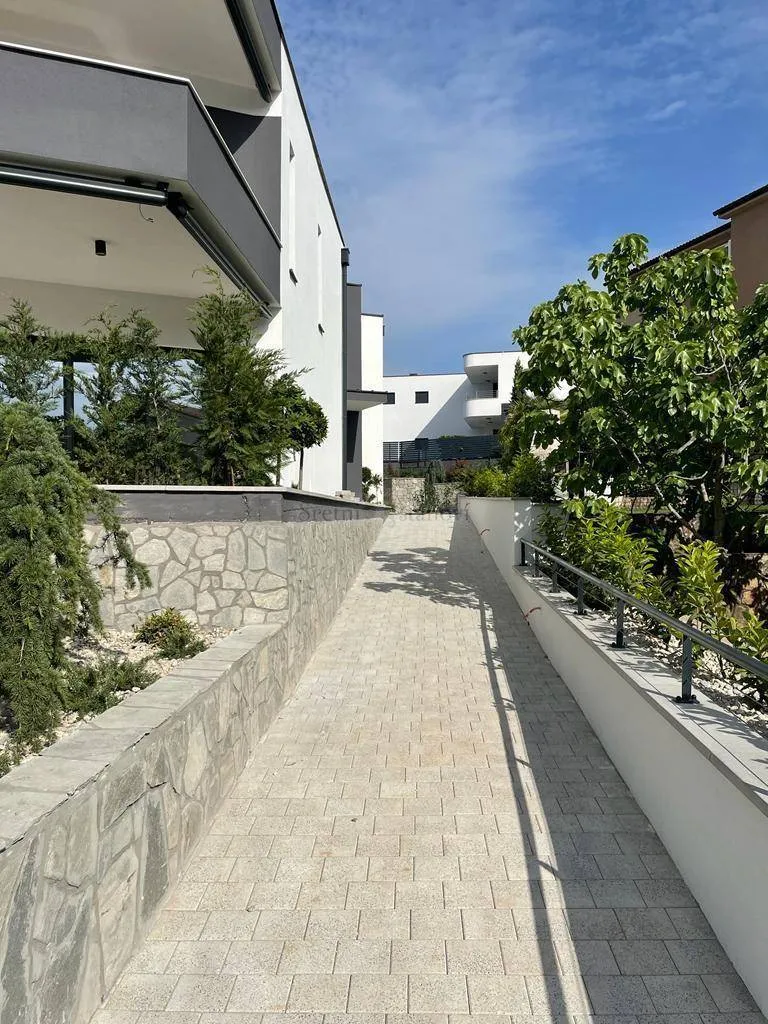 kuća krk, malinska, rova, 3s+db, pogled na more, bazen, 160+190m2 - slika 23