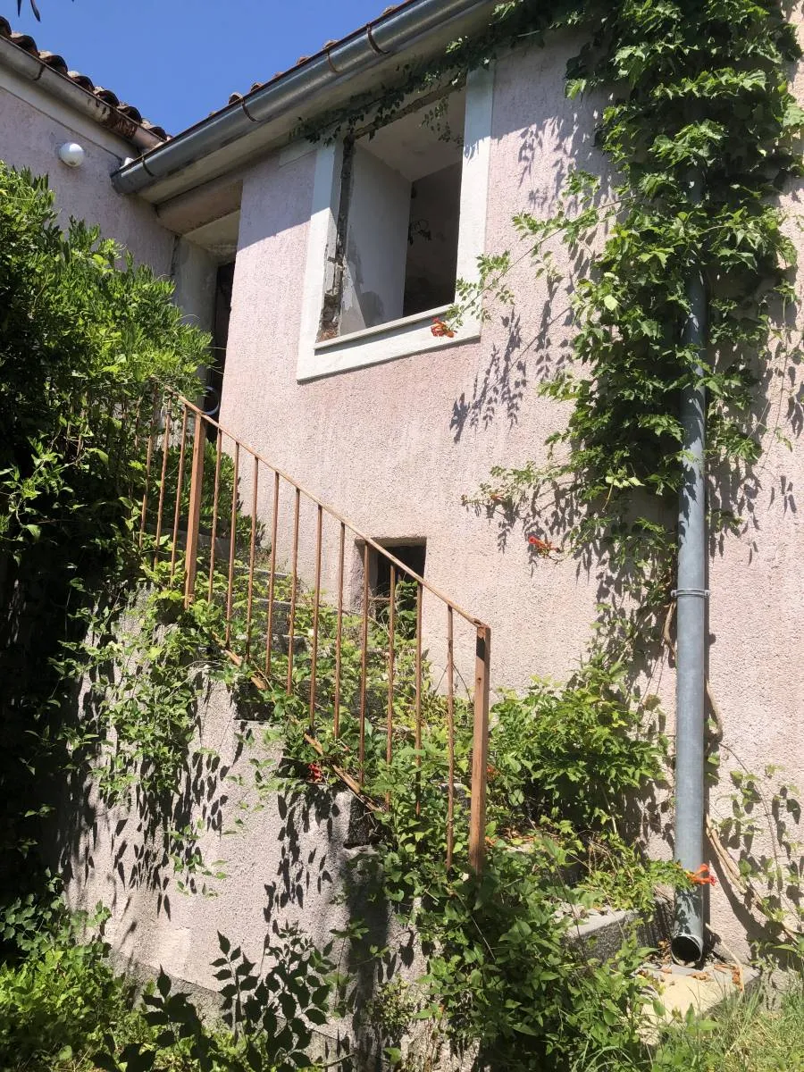 pobri, starina na parceli od 700m2 pogled na more - slika 14