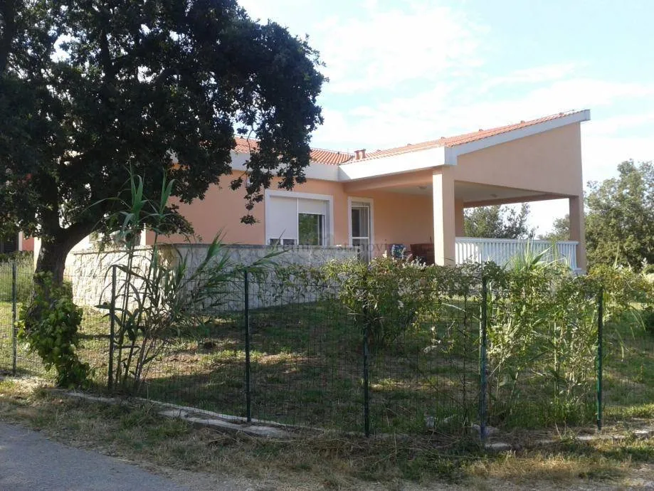 kuća 60 m od mora, ugljan - slika 2