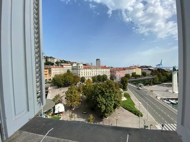 centar, gospodski stan, 3s+db, 140 m2 - slika 21