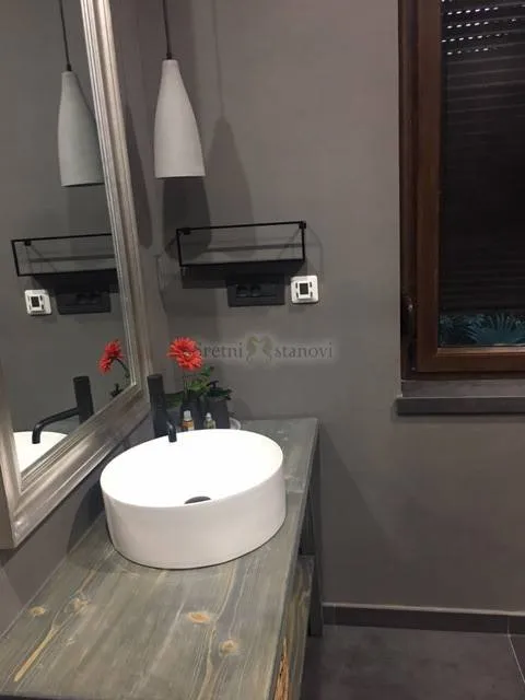 centar, luksuzn stan,112 m2, 2s+db, s balkonom i pogledom - slika 9
