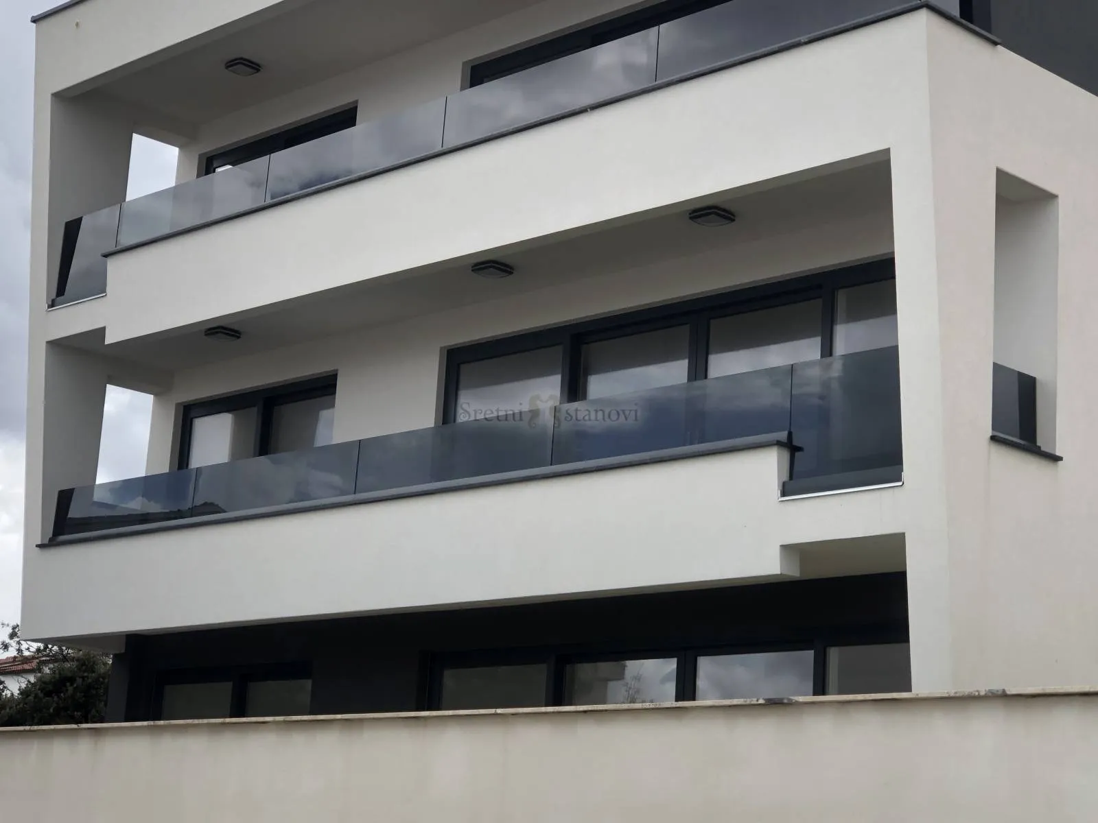 stan mandre 150m2, 3s+db , bazen , pogled na more - slika 35