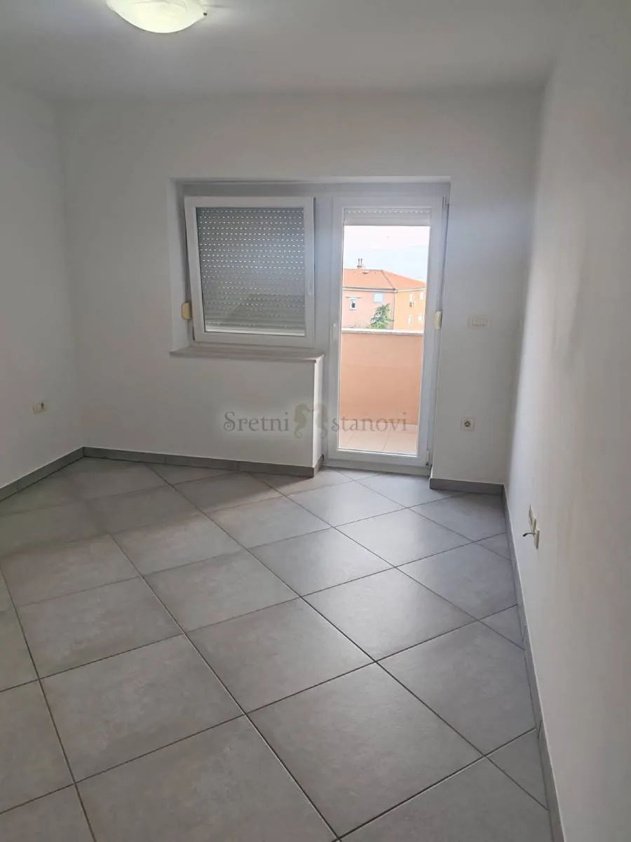 srdoči,100 m2, prazan stan, najam, novogradnja, s parkingom - slika 8