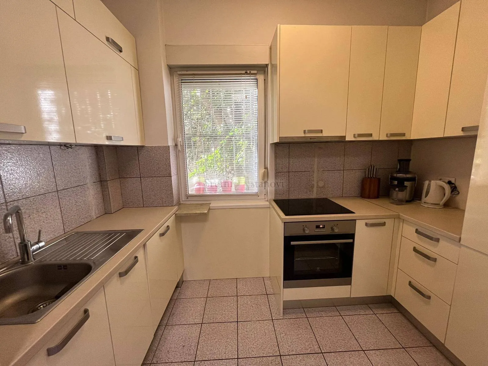 škurinje, 2s+db, 90 m2, izvrstan stan - slika 8