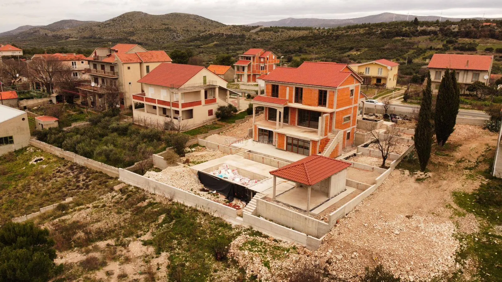 predivna, luksuzna kuća s pomoćnim objektom i bazenom - slika 17