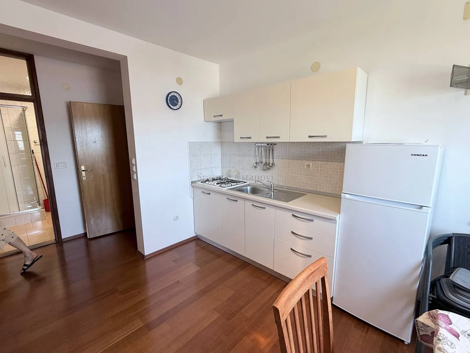 stara novalja, kuća sa 7 apartmana + dodatni objekt, prilika za investiciju - slika 11