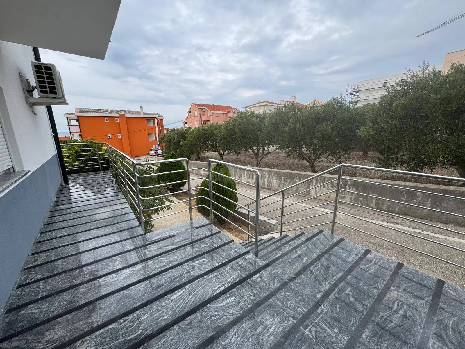novalja, kuća s 4 apartmana, blizina i pogled na more - slika 10
