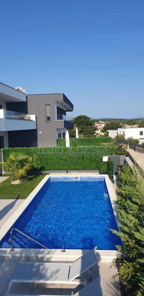 kuća krk, malinska, rova, 3s+db, pogled na more, bazen, 160+190m2 - slika 26