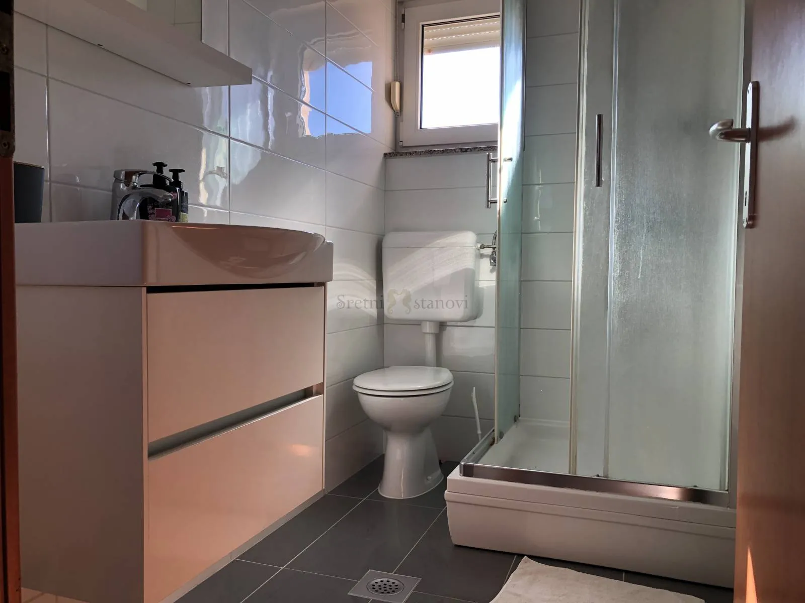 vidalići, kuća s 5 apartmana i garažom, drugi red od mora - slika 24
