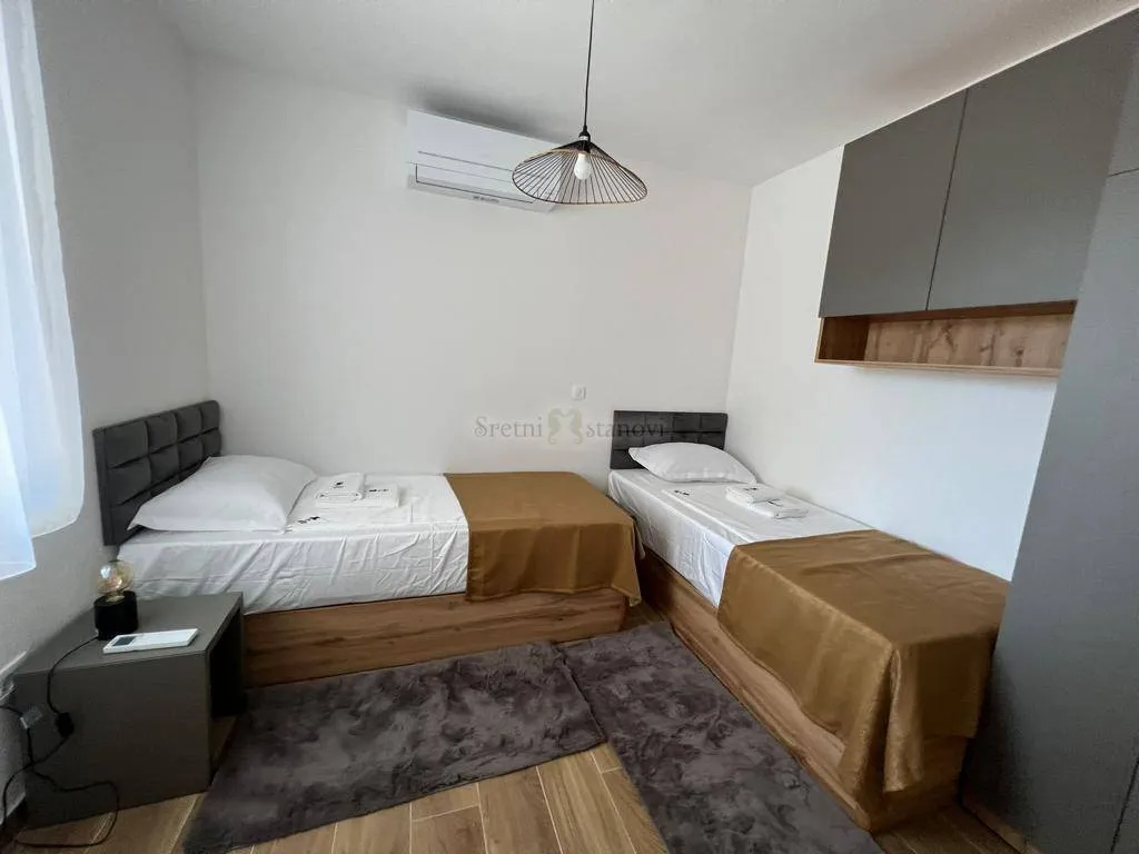 dvoetažni stan, novogradnja, privatni vrt - slika 8