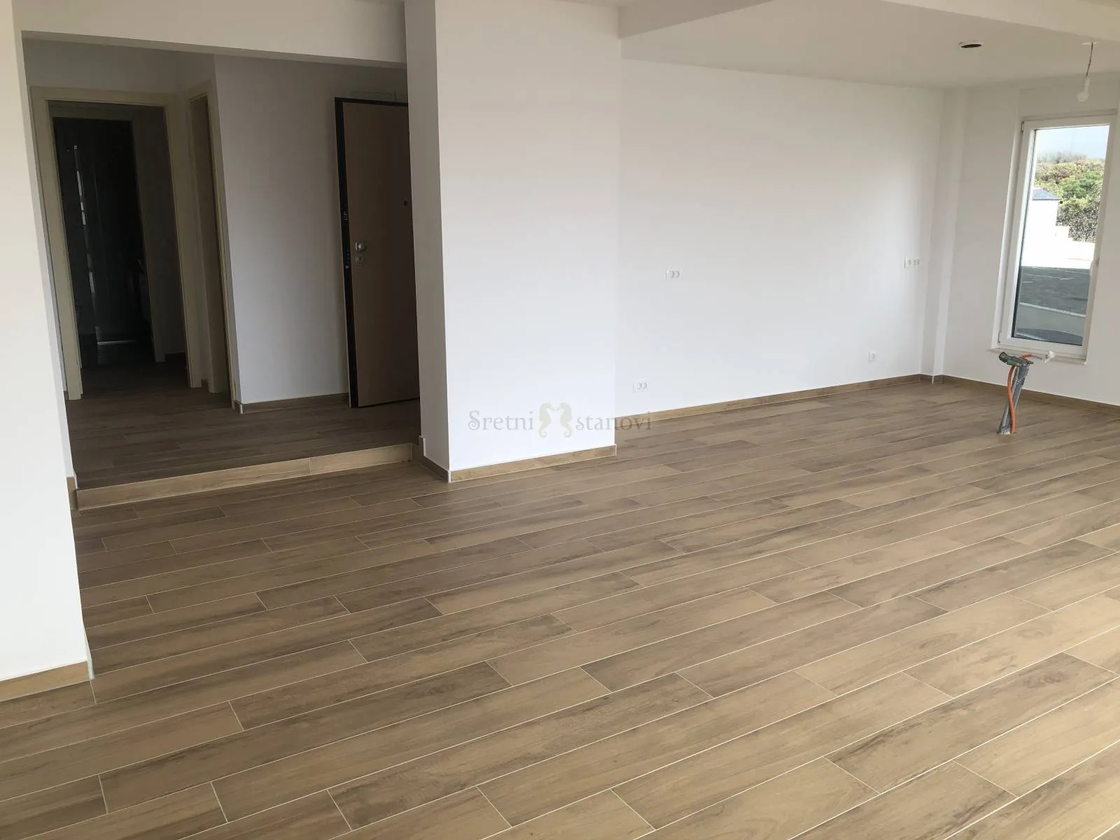stan mandre 150m2, 3s+db , bazen , pogled na more - slika 10