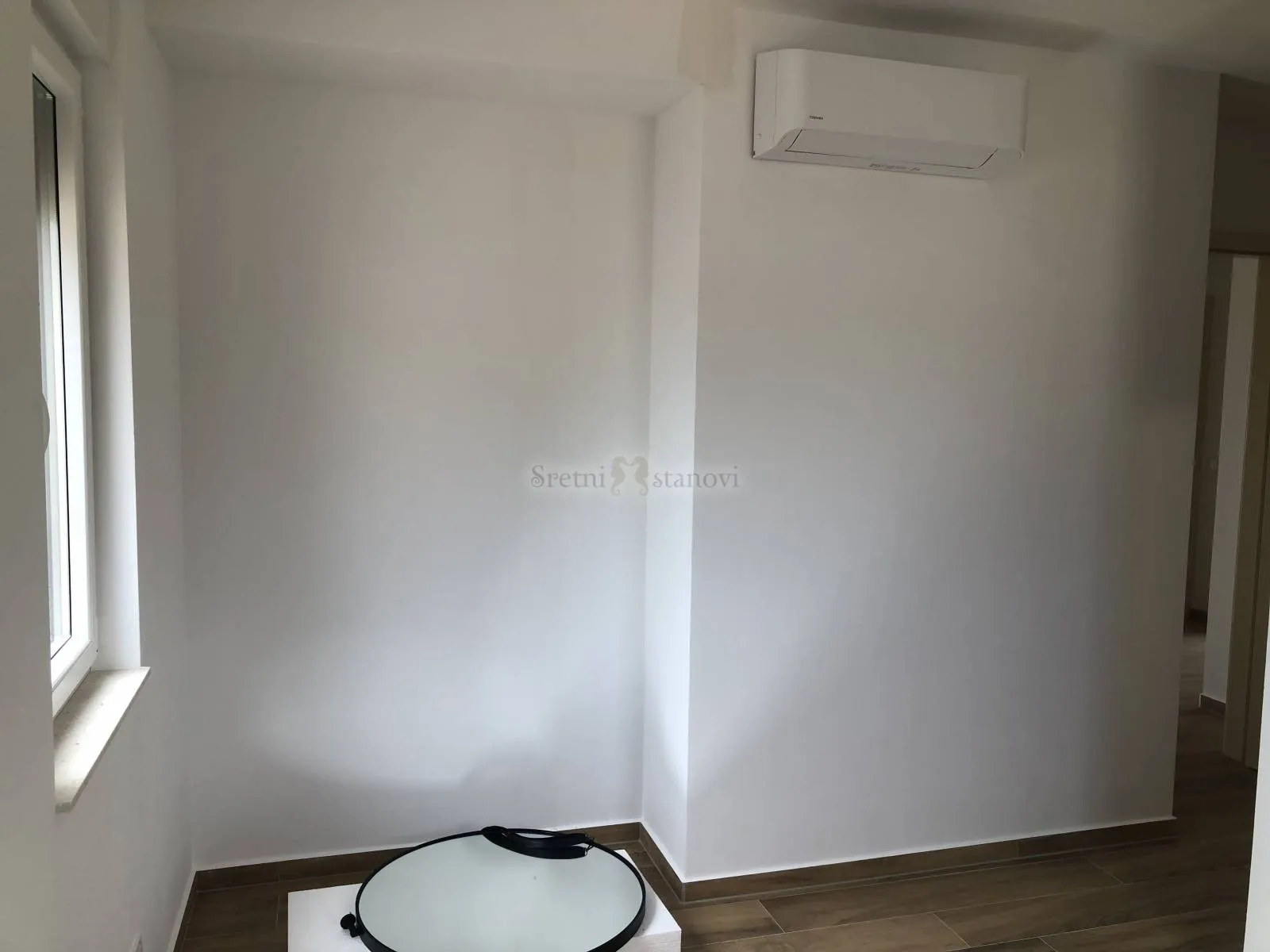 stan mandre 150m2, 3s+db , bazen , pogled na more - slika 19