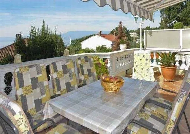 kostrena,villa kraj mora s bazenom i okućnicom - slika 14