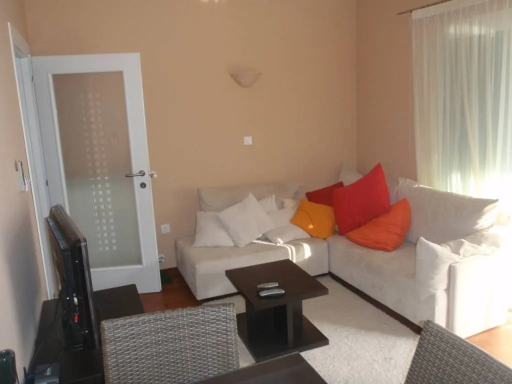 kostrena, stan na plaži , 60m2 +8 m2 terase - slika 2