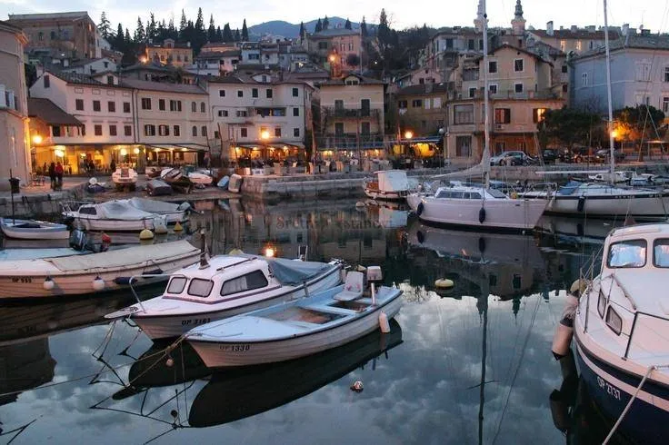 opatija,volosko,100 m2,2s+db,odlična lokacija - slika 7