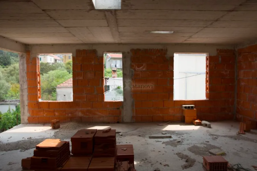 kuća čiovo, arbanija 360 m2 - slika 17