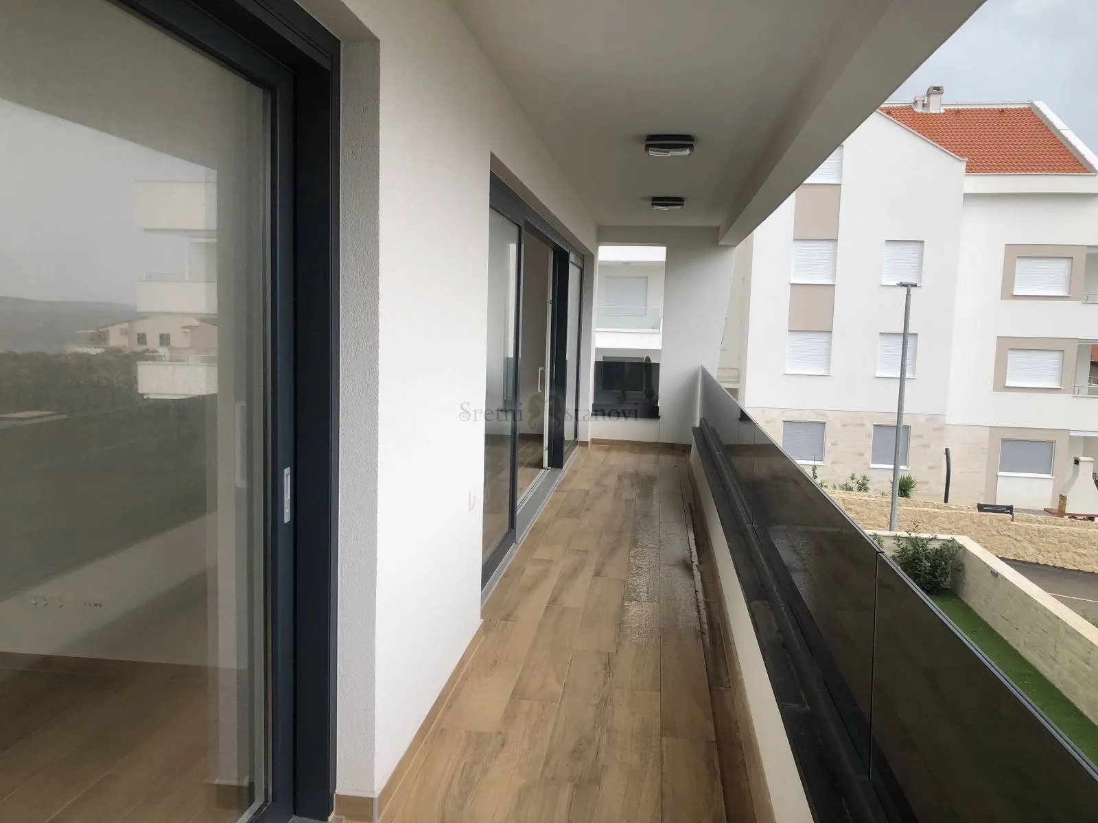 stan mandre 150m2, 3s+db , bazen , pogled na more - slika 9