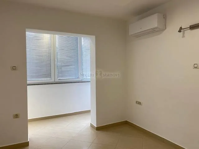 Pobri, izvrstan poslovni prostor s terasom, 40 m2 - Pobri, Opatija