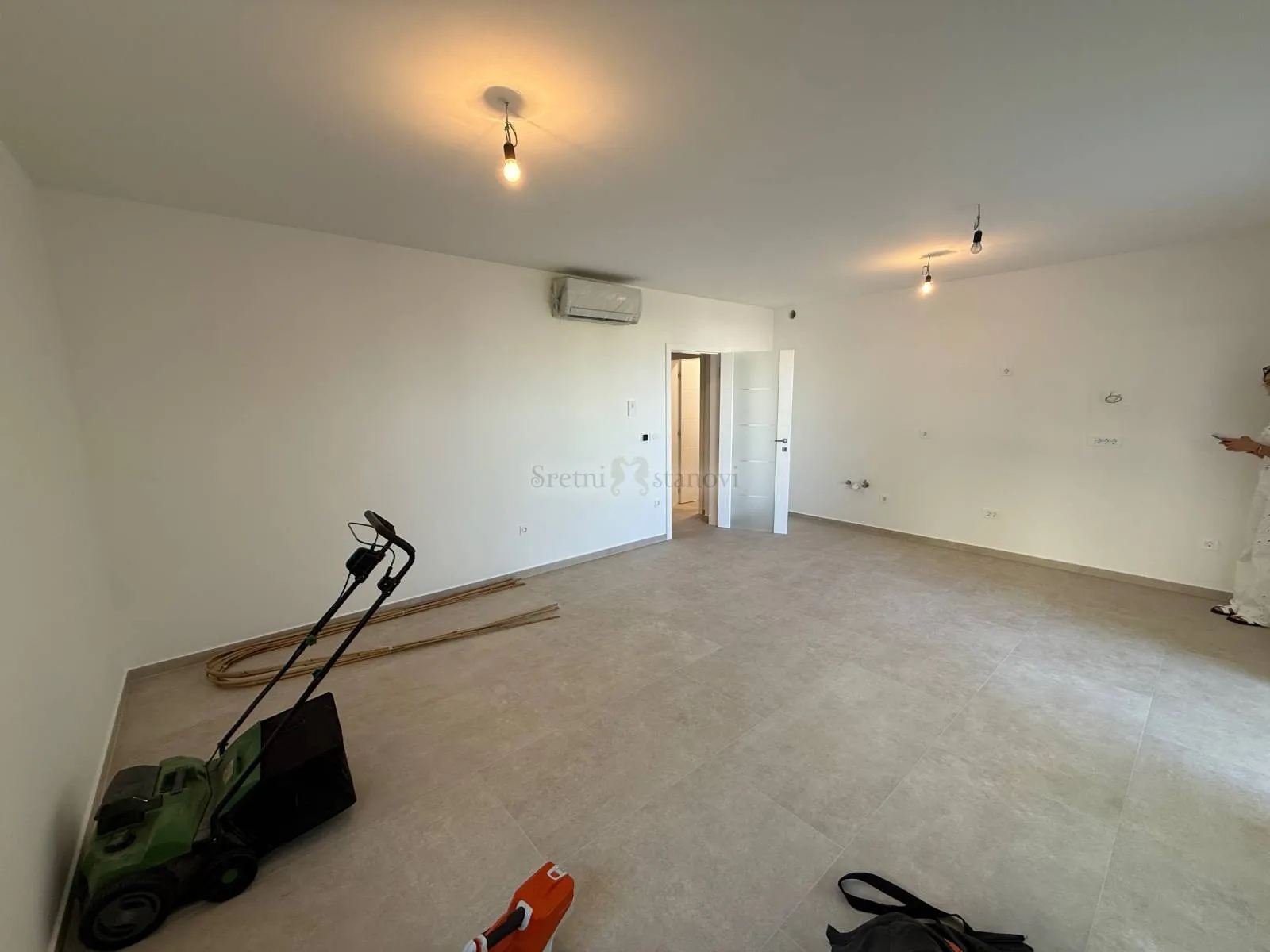 apartman novalja (2s+db) , okućnica , parking - slika 11