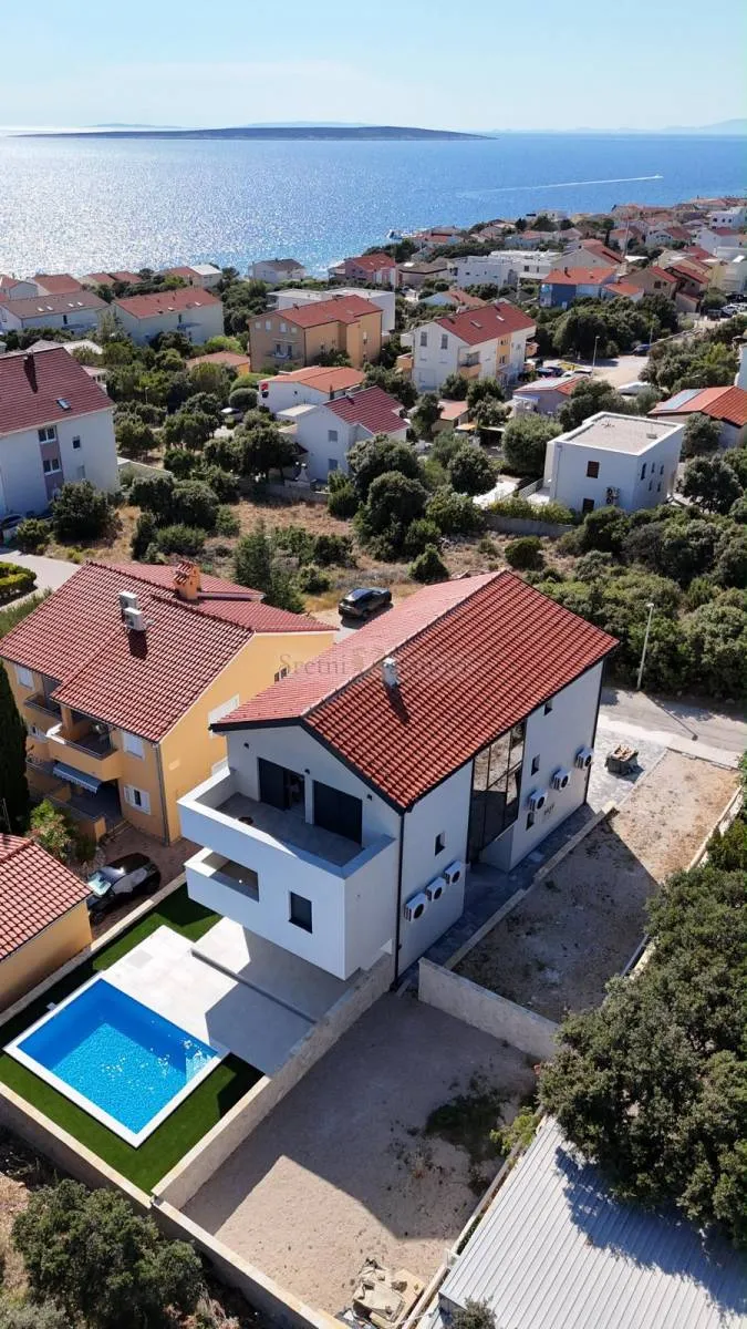 mandre,otok pag,moderan stan s privatnim bazenom i vrtom - slika 2