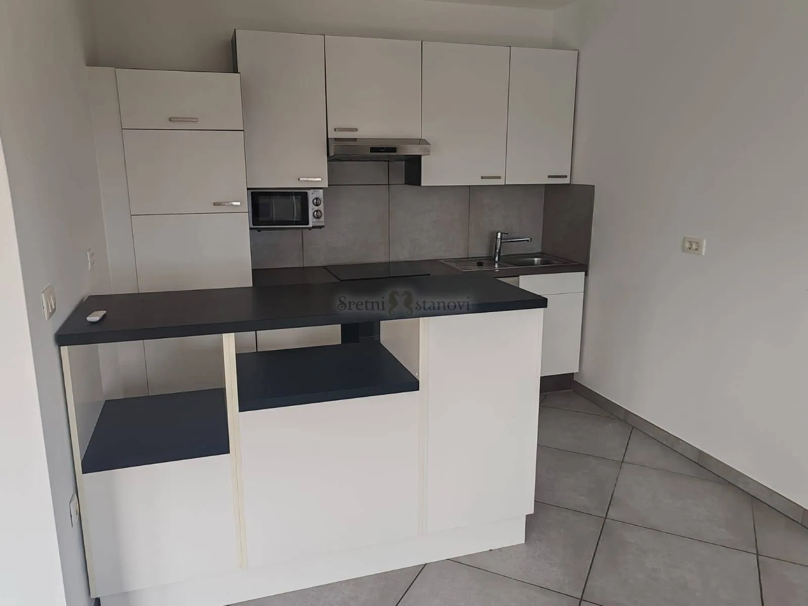 srdoči,100 m2, prazan stan, najam, novogradnja, s parkingom - slika 3