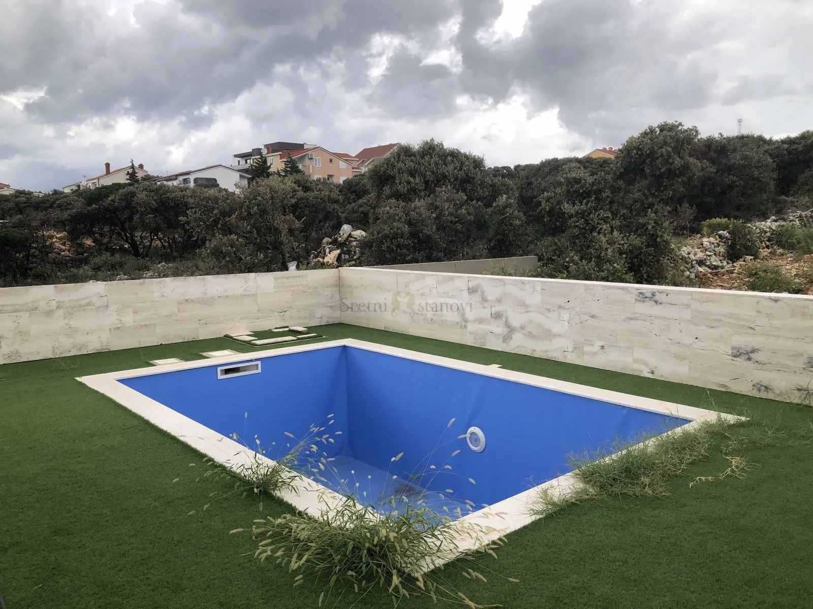 stan mandre 150m2, 3s+db , bazen , pogled na more - slika 32