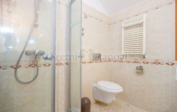 martinkovac, dvoetažni stan u kući s bazenom, 200 m2 - slika 11
