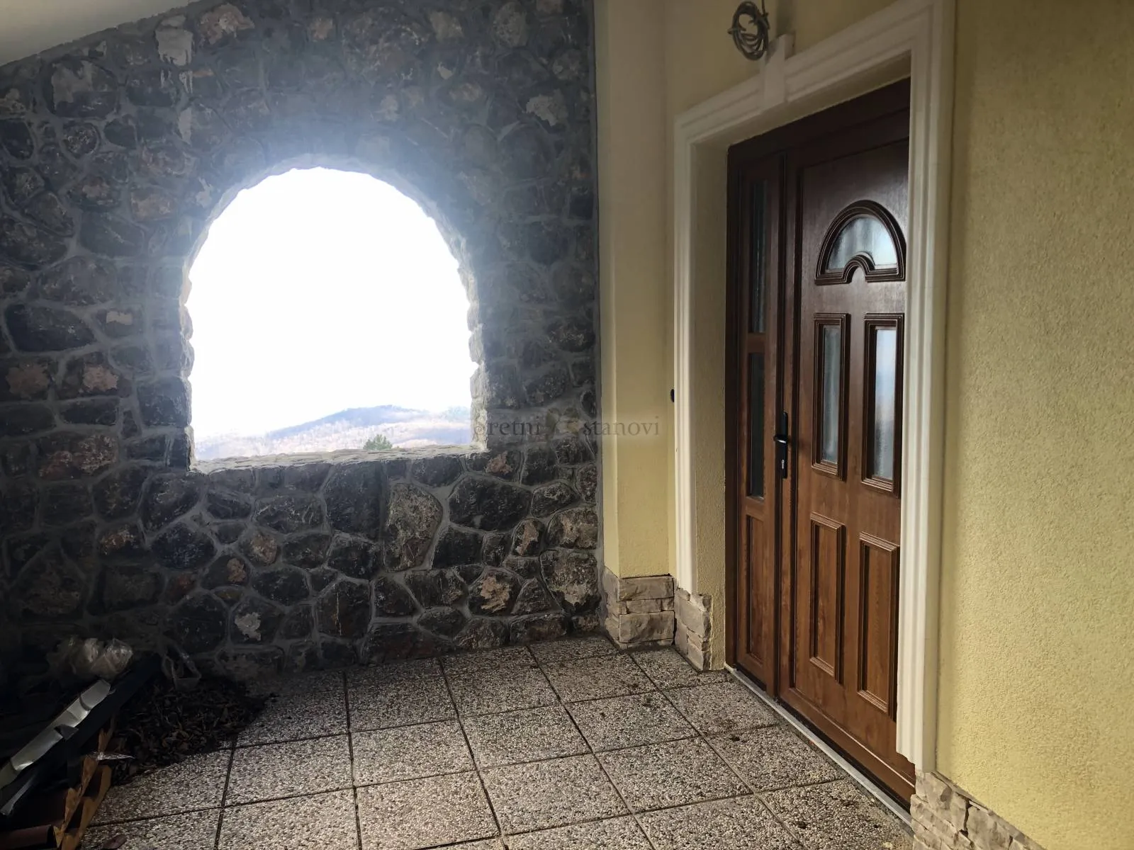 kuća, učka, pogled na more i zaljev, okružena šumom - slika 13