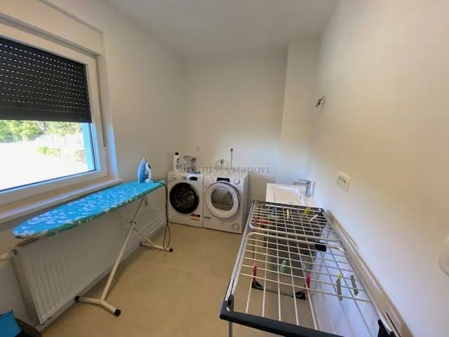 kostrena, novogradnja, 150 m2, 2s+db, s bazenom, najam - slika 6