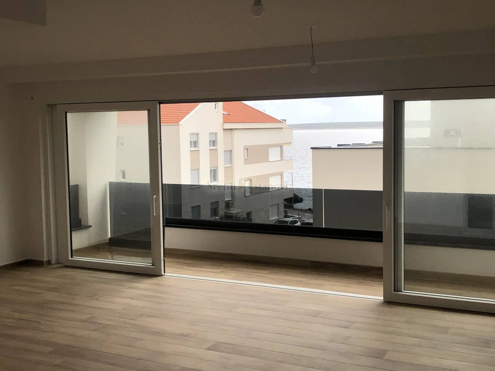 stan mandre 150m2, 3s+db , bazen , pogled na more - slika 7