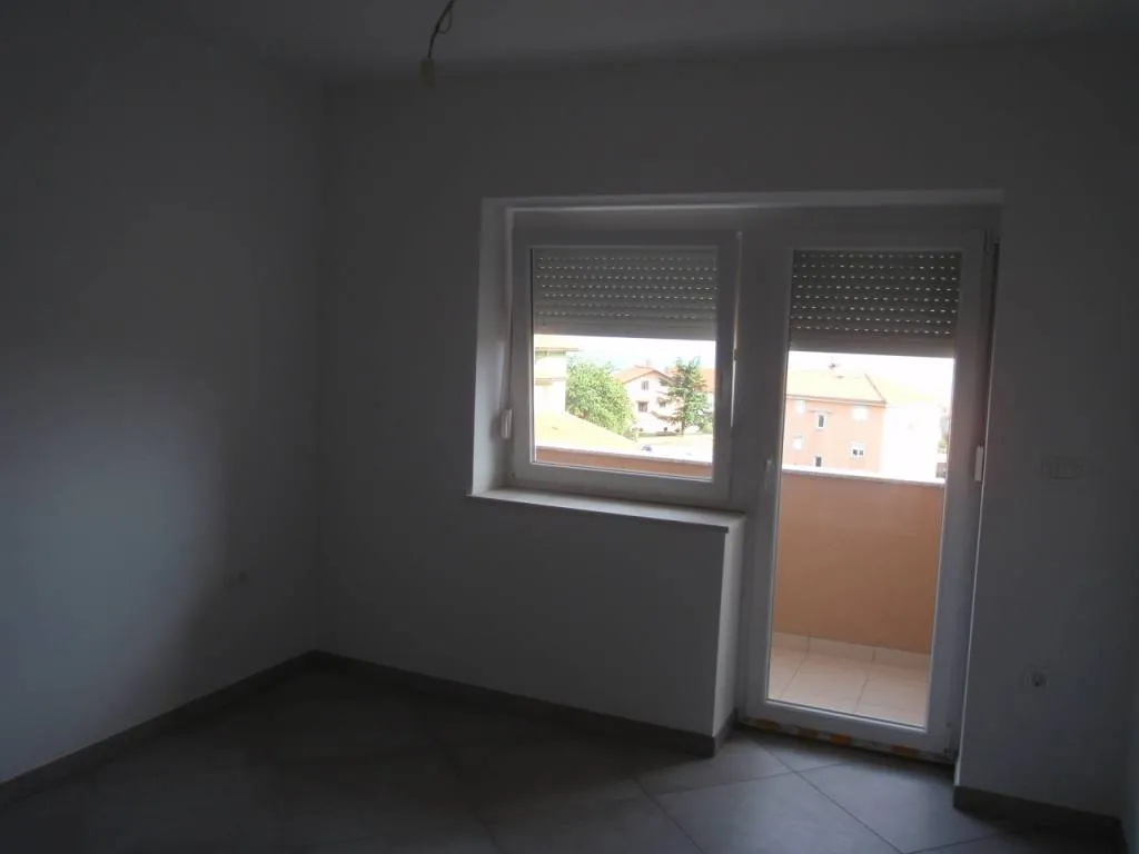 srdoči,120m2, prazan stan, najam, novogradnja, s parkingom - slika 7