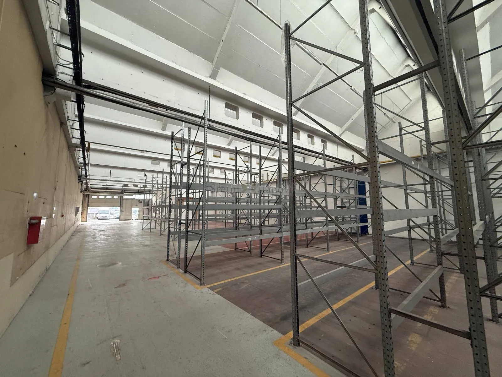 iznajmljuje se skladište – 1.700 m² – trnje - slika 6