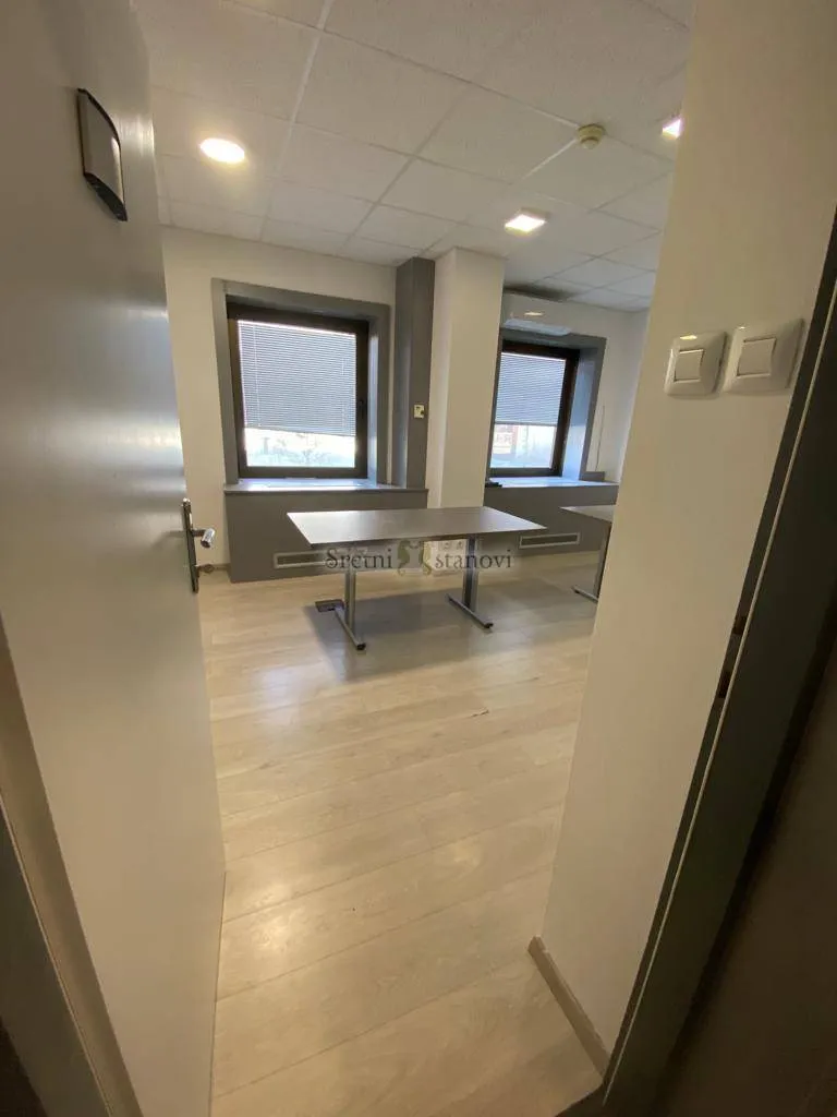 poslovni prostor centar, stari grad, 40 m2 - slika 2