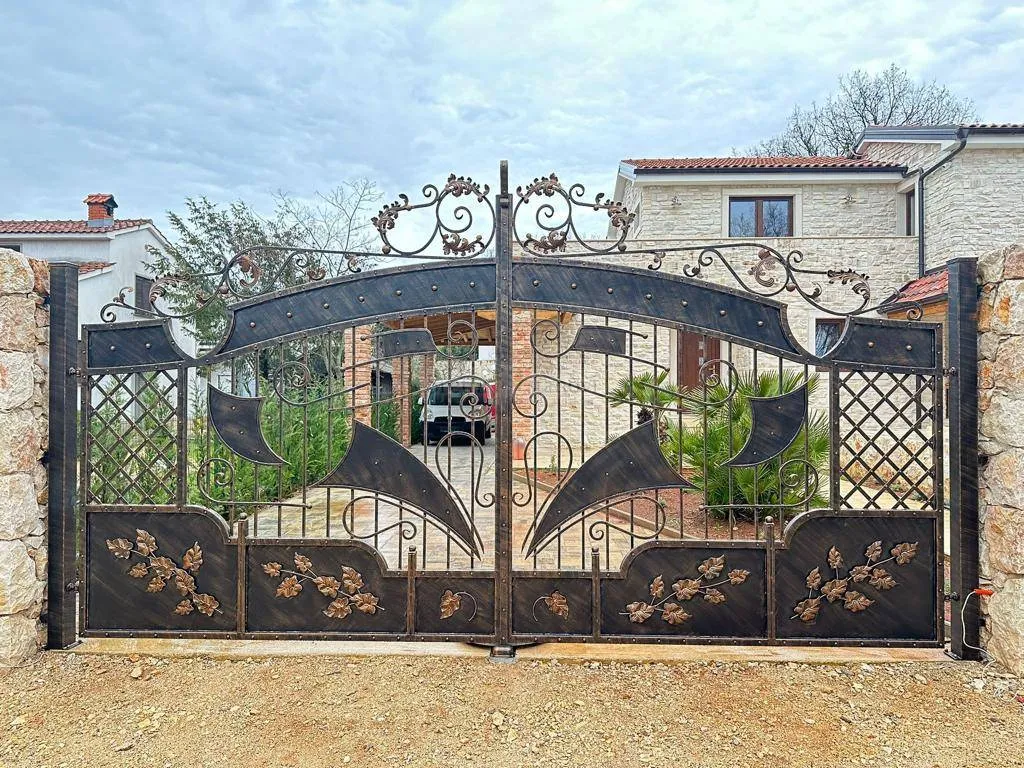 luksuzna rustikalna vila s bazenom - slika 5